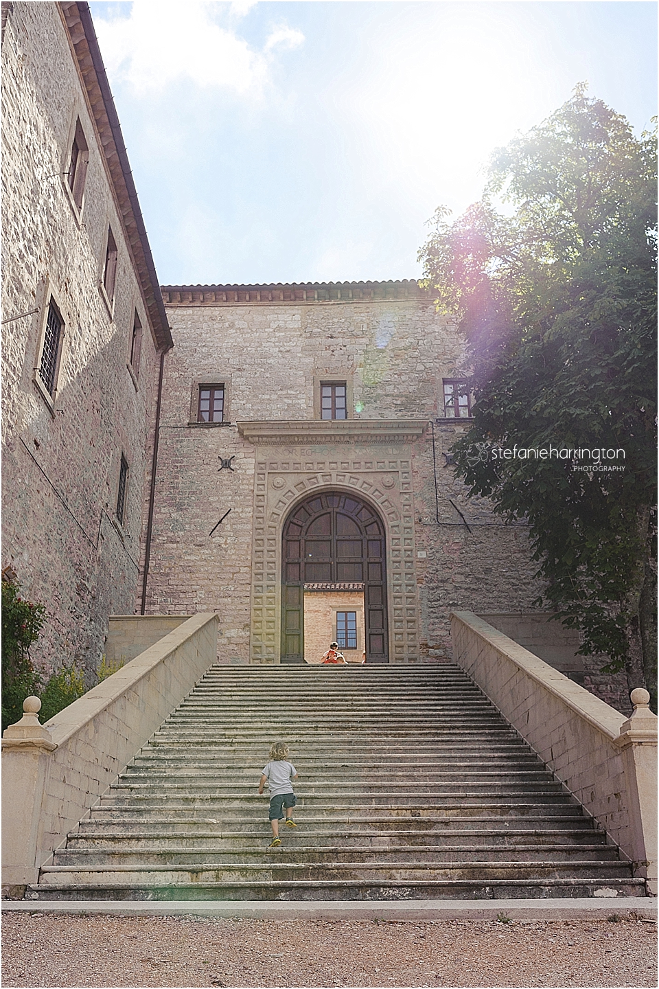 travel photography italy | church on top of gubbio